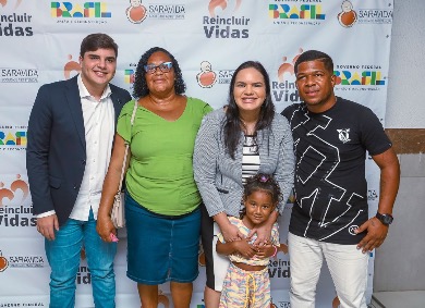 Michele Collins destaca importância da inclusão social na formatura do projeto “Reincluir Vidas”