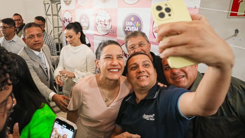 Governadora Raquel Lyra comemora crescimento histórico do PIB do Estado durante encontro com vereadores pernambucanos em Triunfo