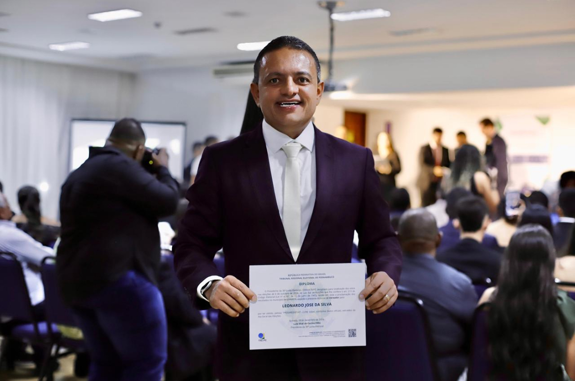 Léo destaca atuação da justiça eleitoral, durante diplomação em Gravatá”