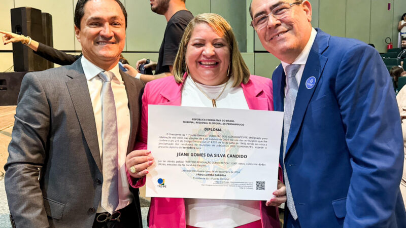 Em Jaboatão , Jeane Candido toma posse no Cineteatro Samuel Campelo