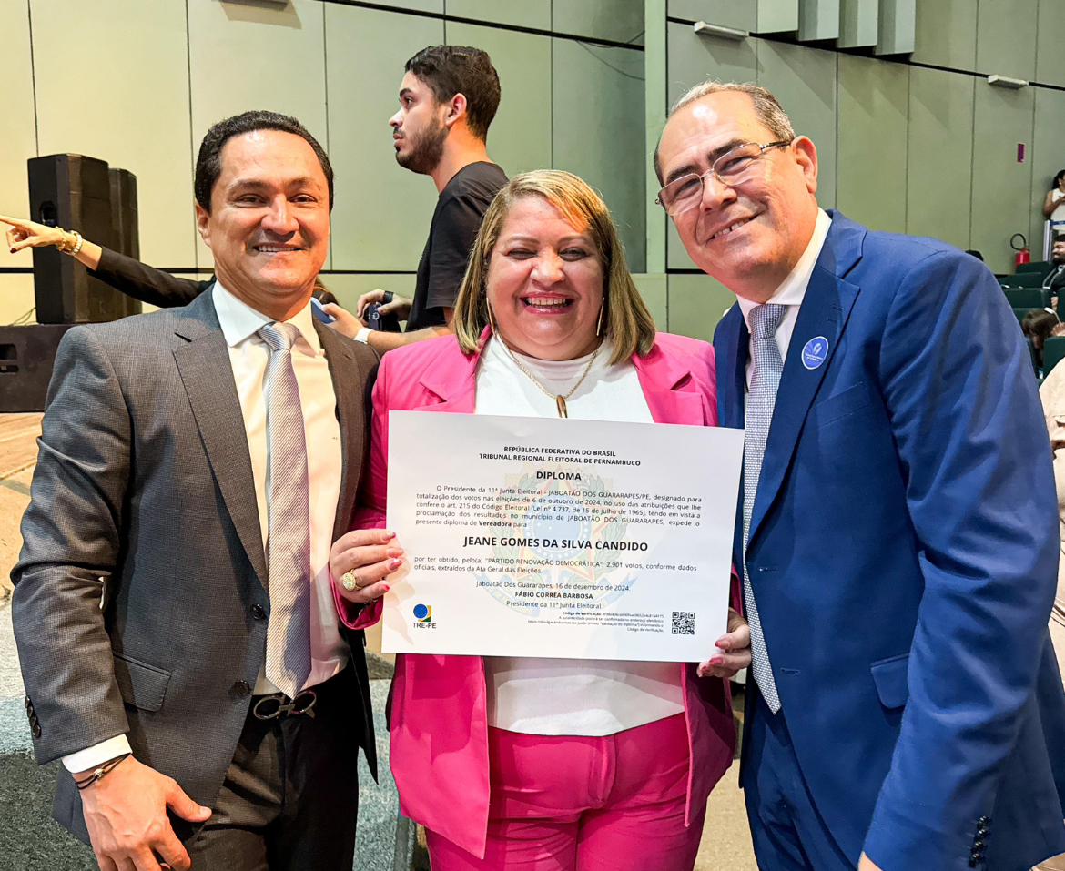 Em Jaboatão , Jeane Candido toma posse no Cineteatro Samuel Campelo