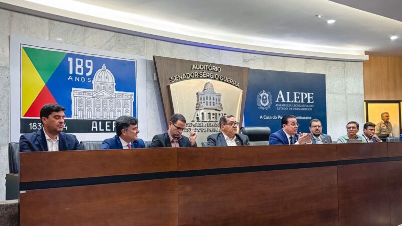 Eduardo da Fonte participa de audiência pública na Alepe sobre intervalo bíblico nas escolas