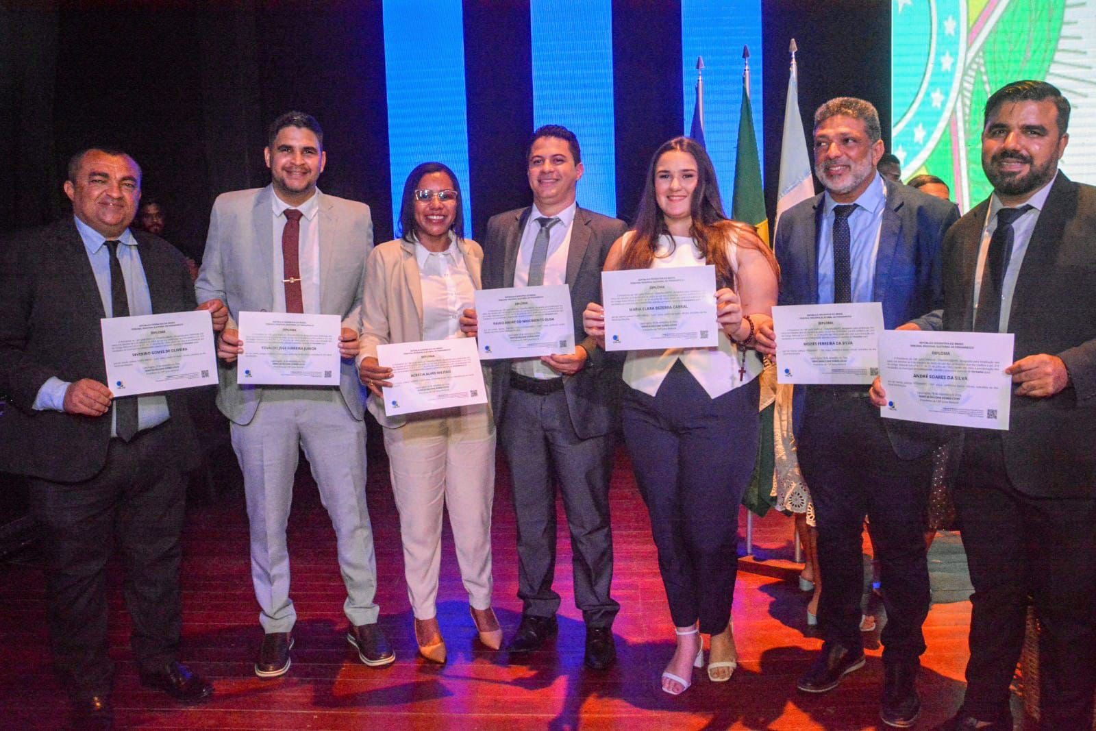 Vereadores eleitos de Camaragibe reafirmam apoio a Paulo André para presidente do Legislativo.