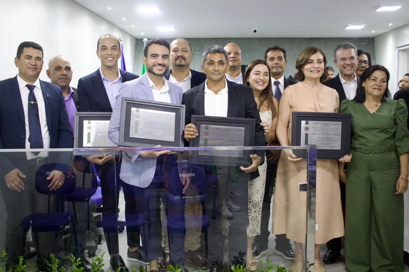 Câmara de Jaqueira entrega título de cidadão a André de Paula, Simone Santana e Jonnathan Neto