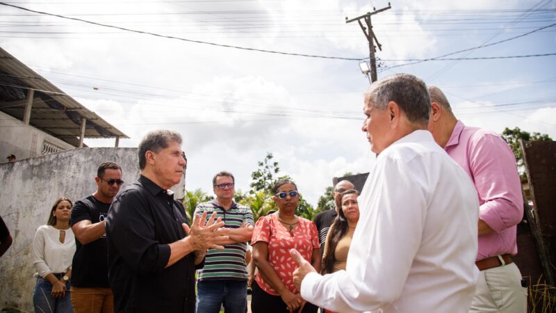 Acompanhado dos secretários de Educação e Infraestrutura, Lula Cabral visita escolas da área rural