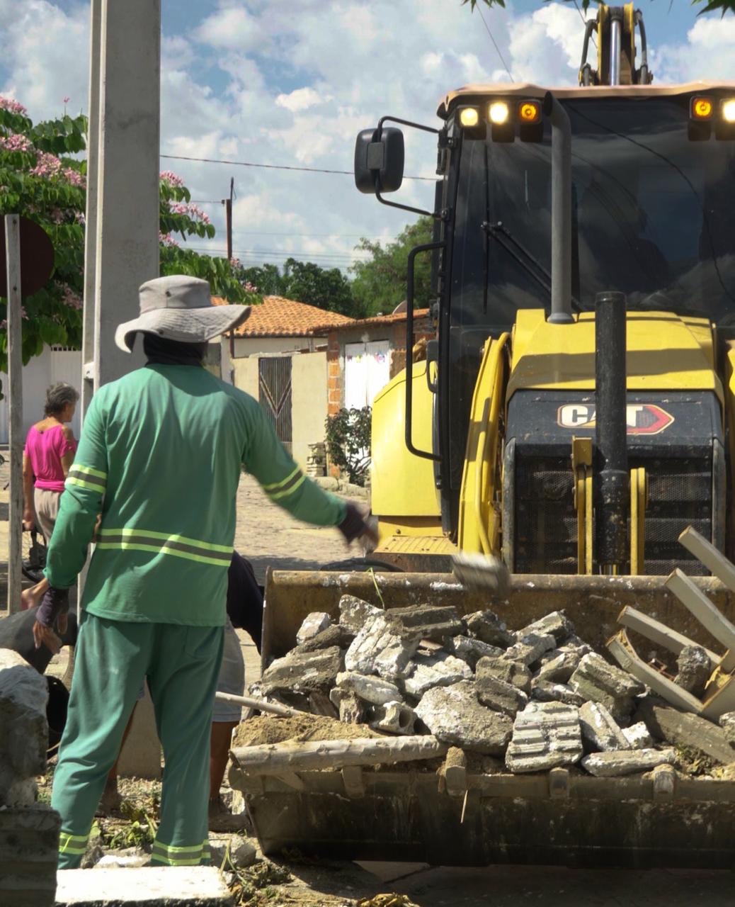 Prefeitura de Araripina inicia operação Lixo Zero nos distritos, com início no distrito do Morais