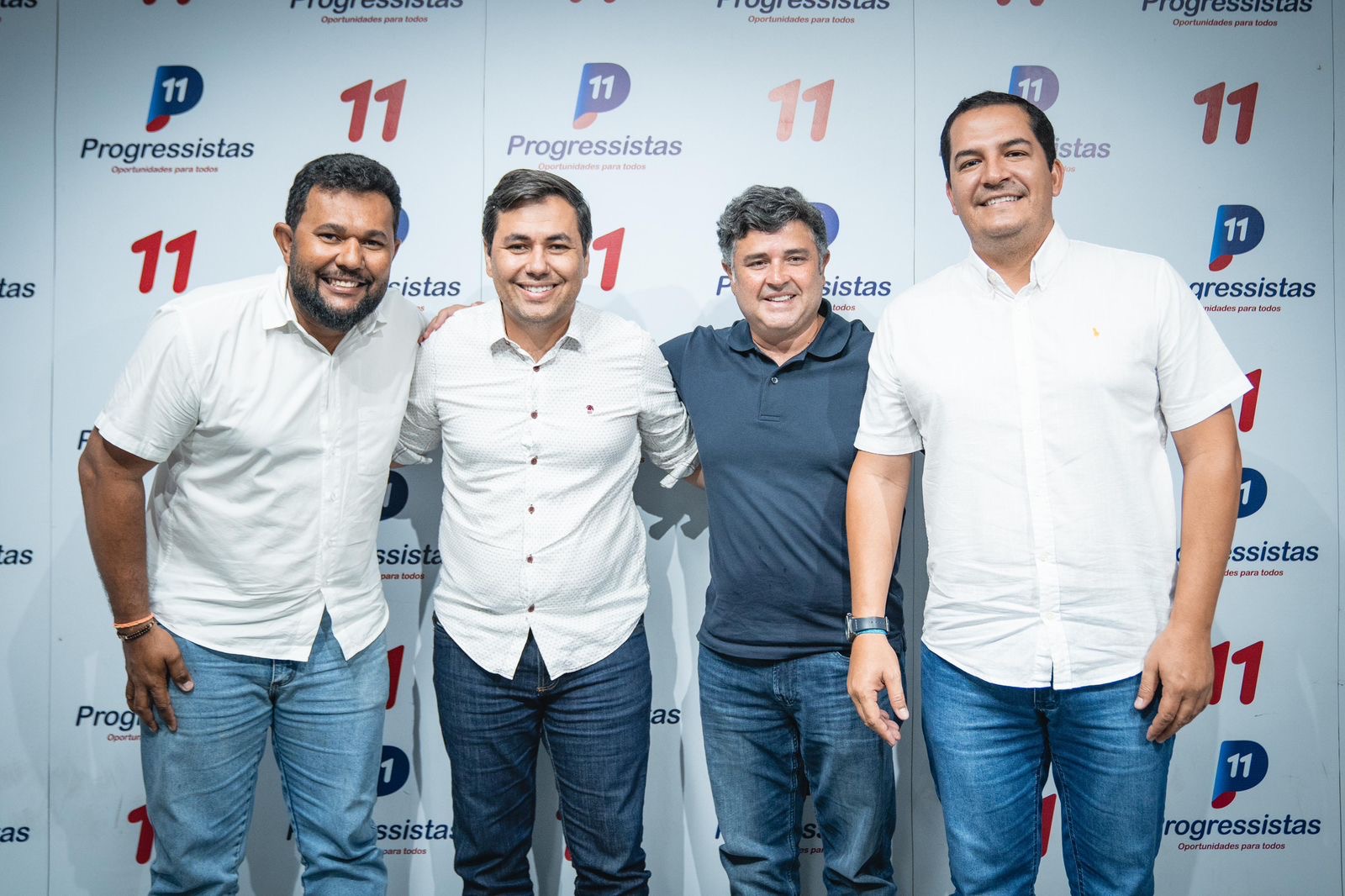 Eduardo da Fonte recebe o prefeito de Ibimirim, Welliton Siqueira, no Partido Progressistas