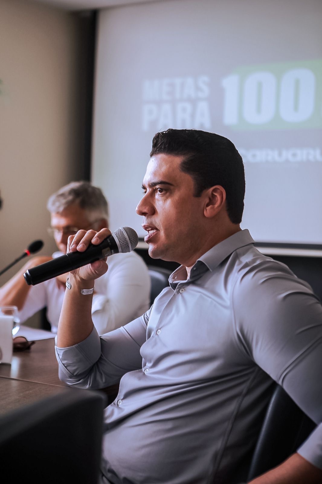 Prefeito Rodrigo Pinheiro apresenta metas para os 100 primeiros dias de governo à nova diretoria da ACIC