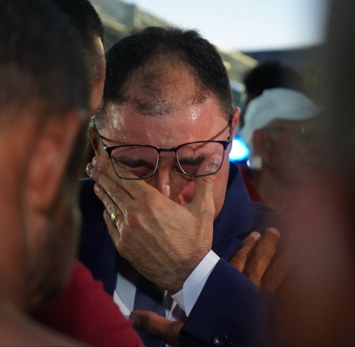 Paulo Afonso – BA : Mário Galinho tomou posse como Prefeito e se emociona nos braços do povo