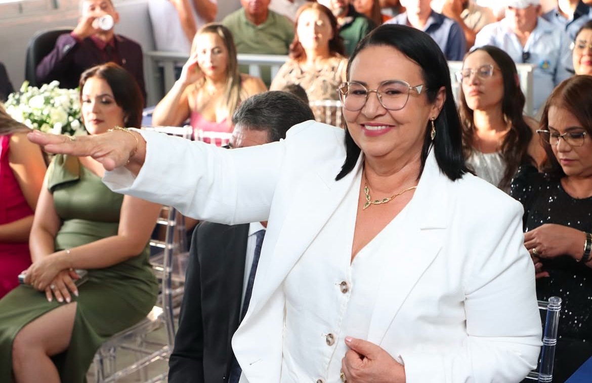 Prefeita reeleita Maria Izalta toma posse e continua trabalhando incansável por Ibirajuba