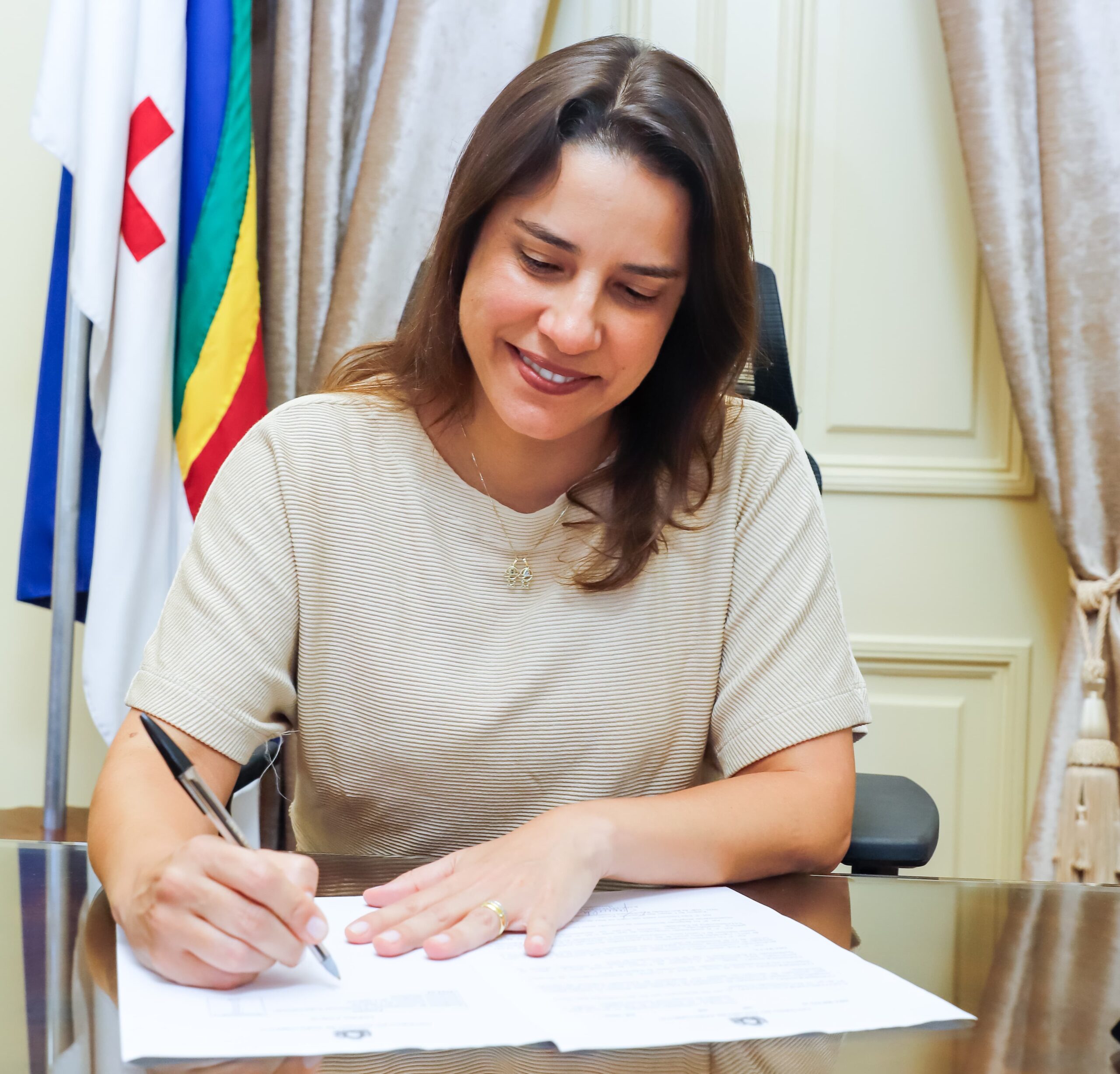 Governadora Raquel Lyra oferece apoio a prefeitos de cidades afetadas pela chuva