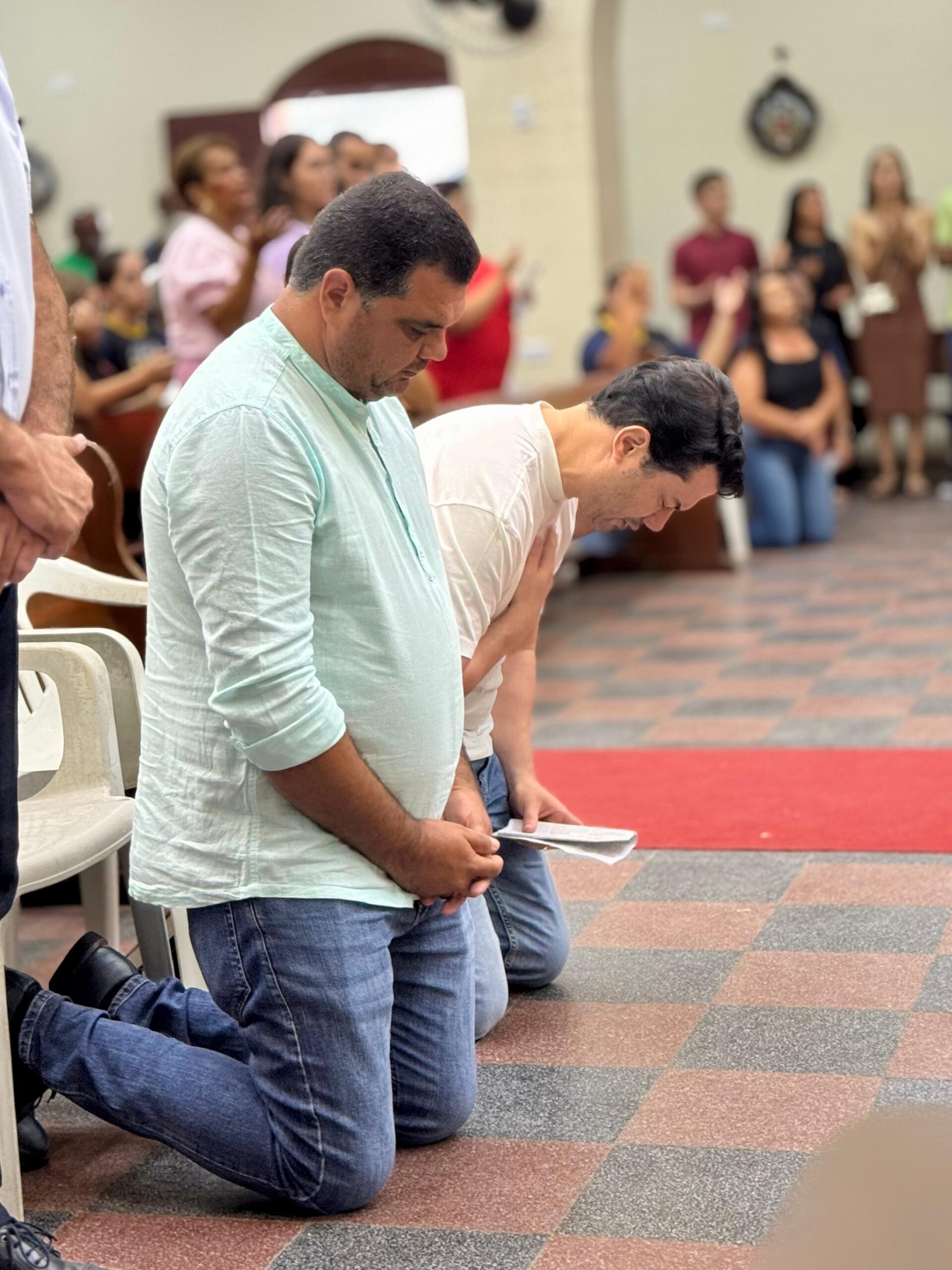 Clodoaldo Magalhães participa do encerramento das Festas de Reis e celebra 80 anos da Paróquia em Santa Maria do Cambucá