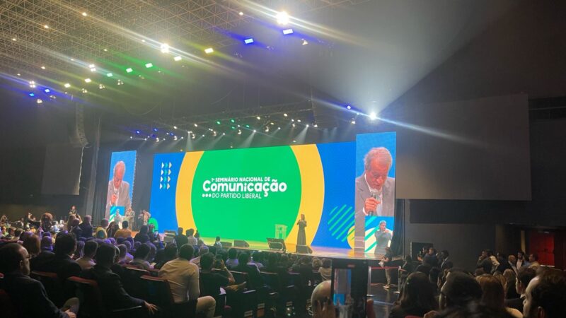 Direita fortalece a comunicação nacional com foco em 2026