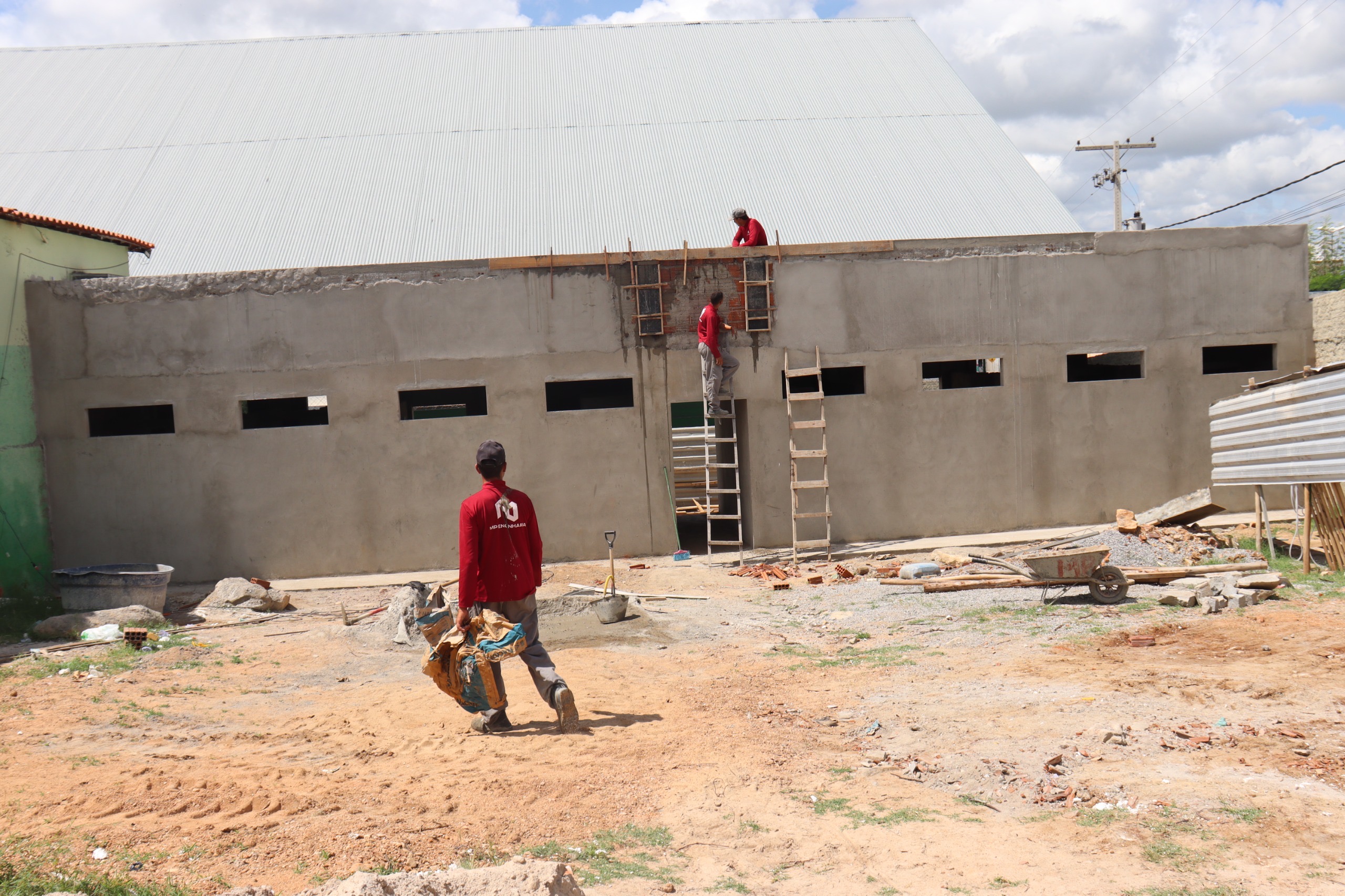 Jataúba: Vestiário é construído na Escola José Higino de Sousa