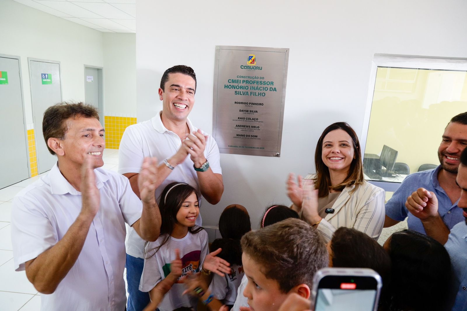 Rodrigo Pinheiro entrega o Centro Municipal de Educação Infantil (CMEI) no bairro Nova Caruaru