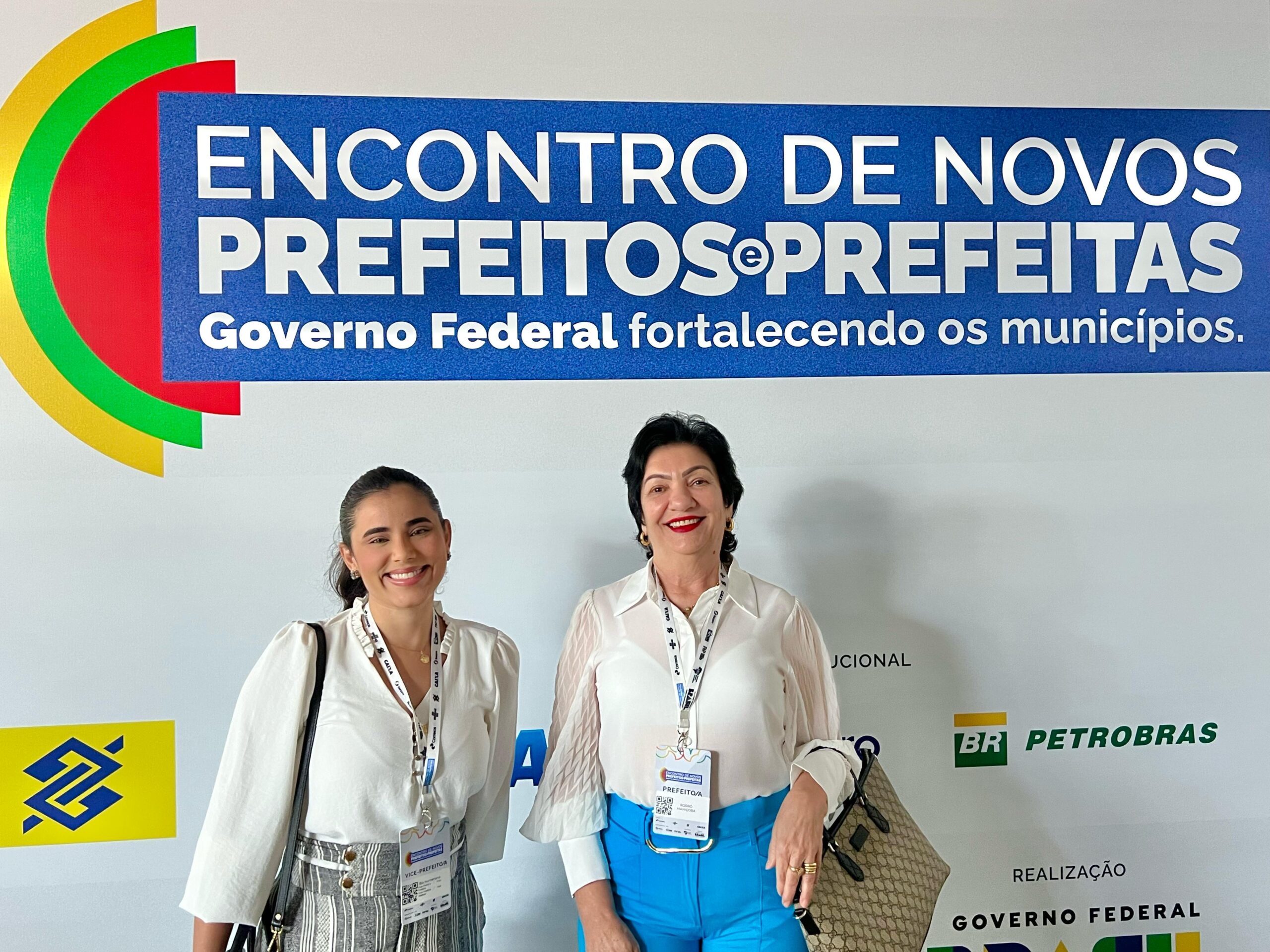 Prefeita Rorró Maniçoba e Vice-prefeita Bia Numeriano participam do Encontro Nacional dos Prefeitos e Prefeitas em Brasília