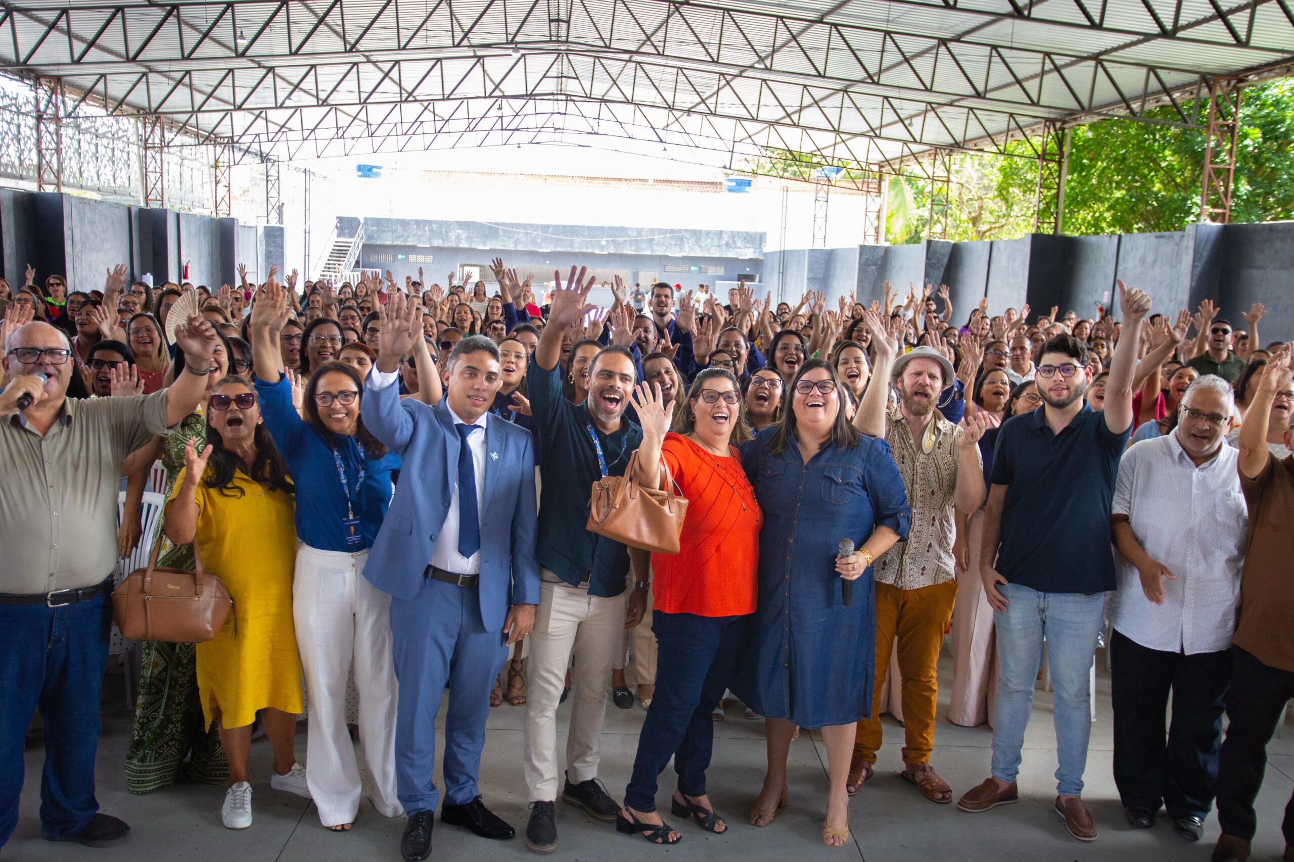 Prefeita Carol Jordão Anuncia Aumento para Professores no Encontro de Formação de Educadores