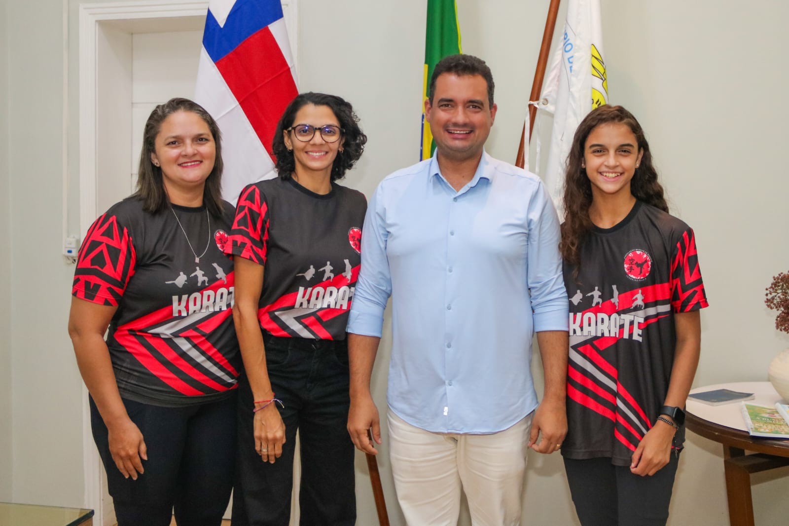 Prefeito Andrei recebe visita da atleta Maria Taciane, antes do campeonato mundial de karatê na Sérvia