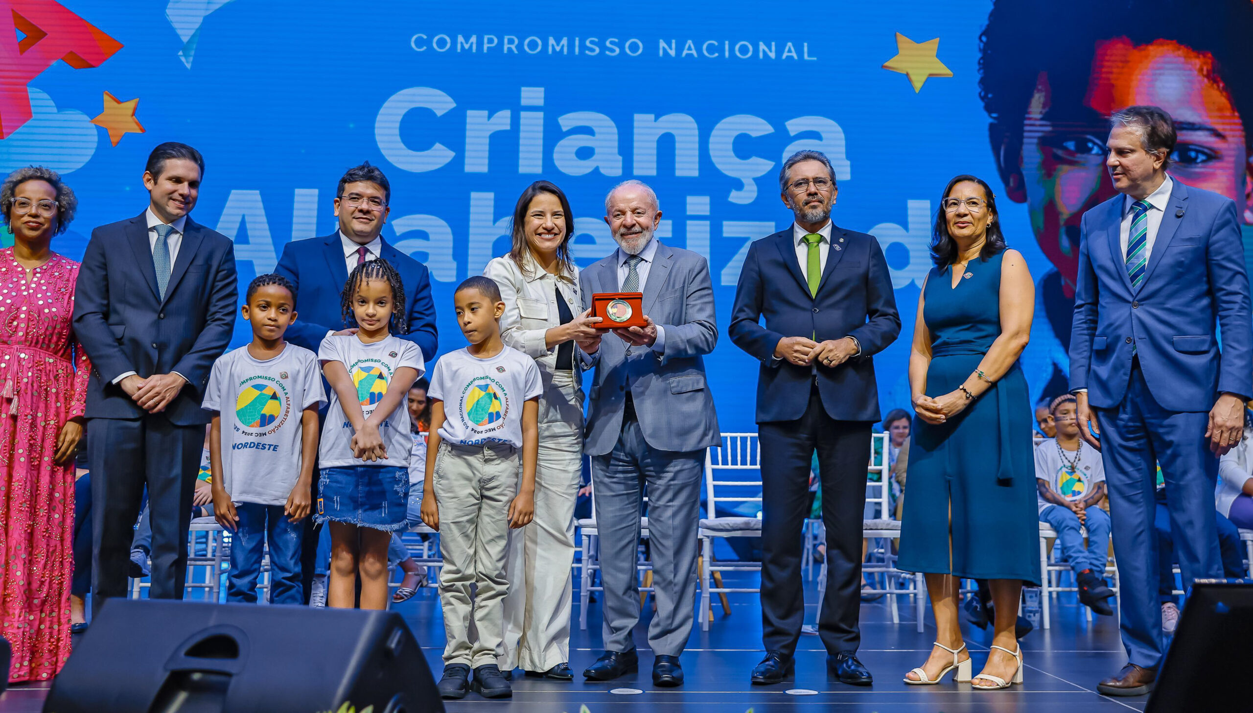 Pernambuco recebe Selo Nacional Compromisso com a Alfabetização na categoria ouro