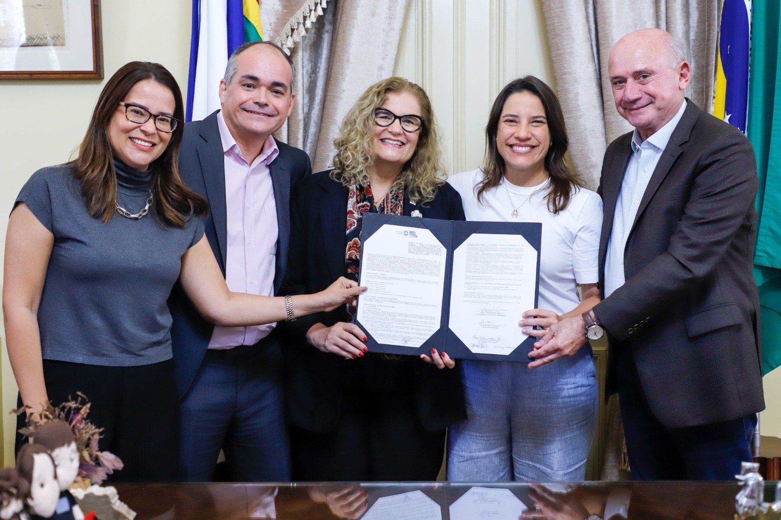 Governadora Raquel Lyra assina contrato de gestão para o Hospital da Mulher do Agreste, em Caruaru