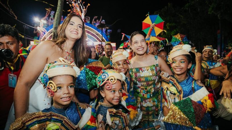 Em Olinda, governadora Raquel Lyra abre Carnaval de Pernambuco 2025