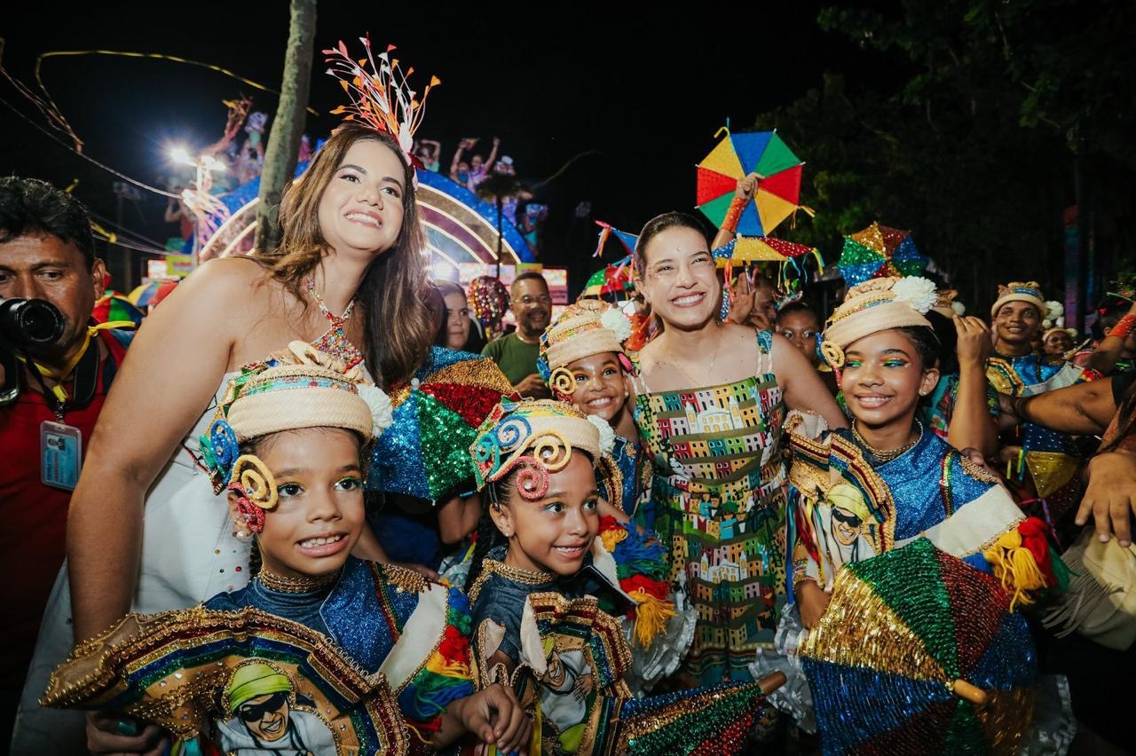 Em Olinda, governadora Raquel Lyra abre Carnaval de Pernambuco 2025