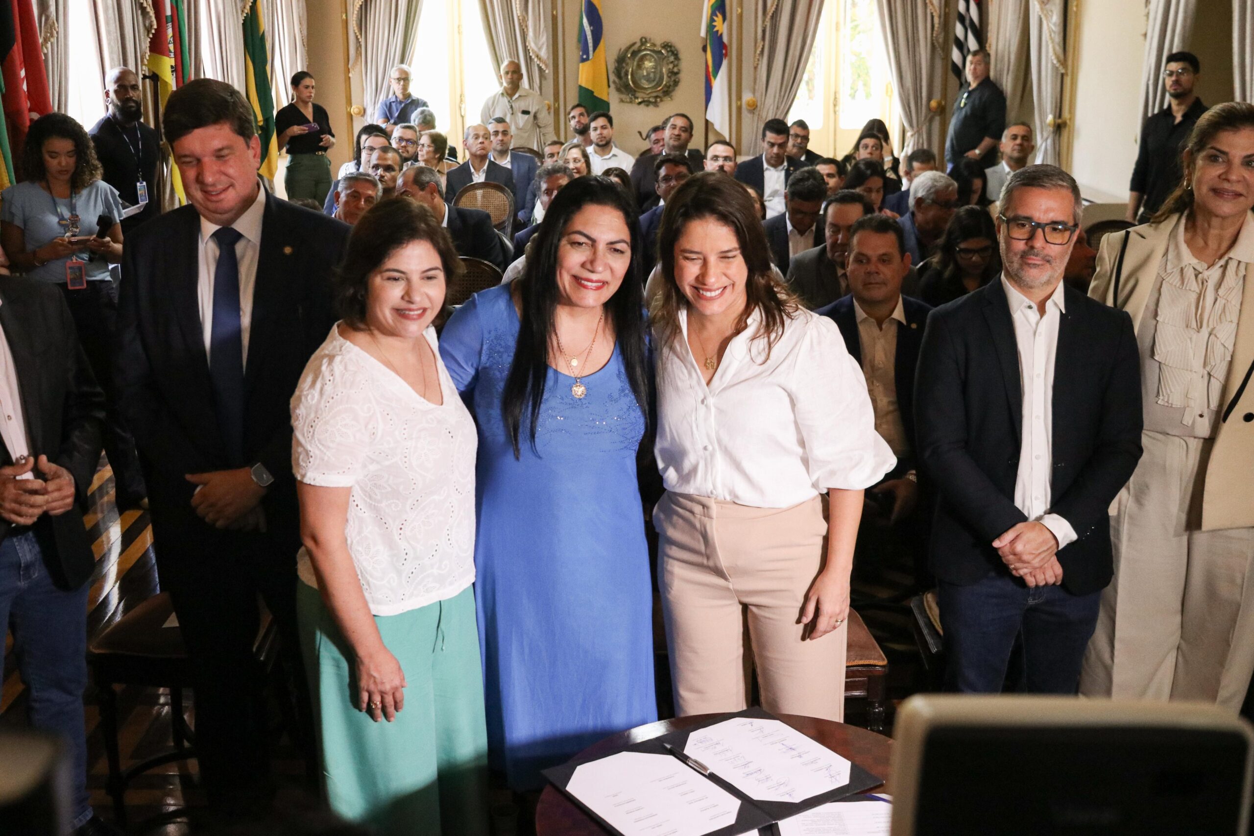 Ao lado da governadora Raquel Lyra, prefeita Drª Cátia assina ordem de serviço de nova creche para Jataúba