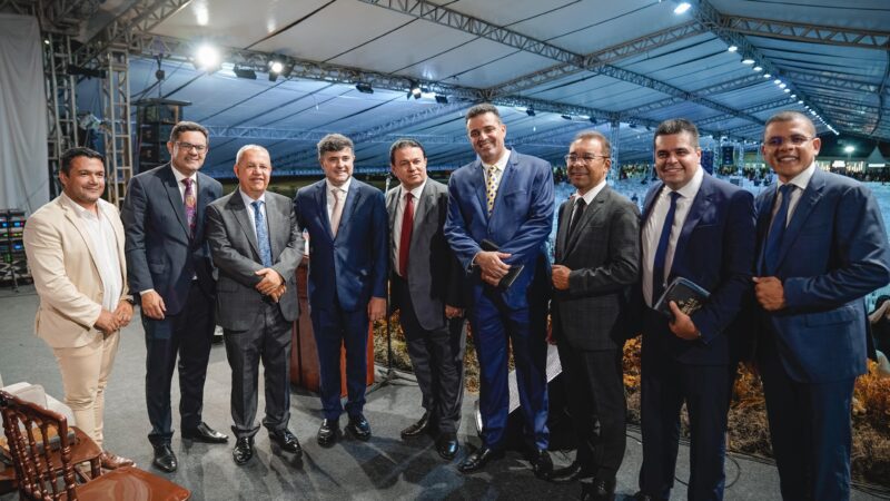 Ao lado do deputado Adalto Santos e de Edilson Tavares, Eduardo da Fonte participa do 19º Congresso Umadesc