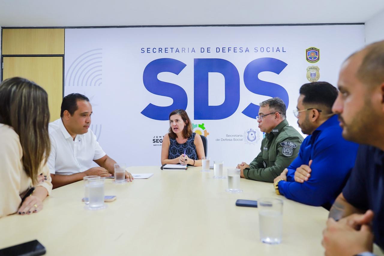 Deputado Jeferson Timóteo, ao lado dos vereadores Anderson Bocão e Sargento Almeida, foram a Secretaria de Defesa Social do Estado cobrar respostas sobre o assassinato de João Amâncio e ações de segurança para Cabo de Santo Agostinho.