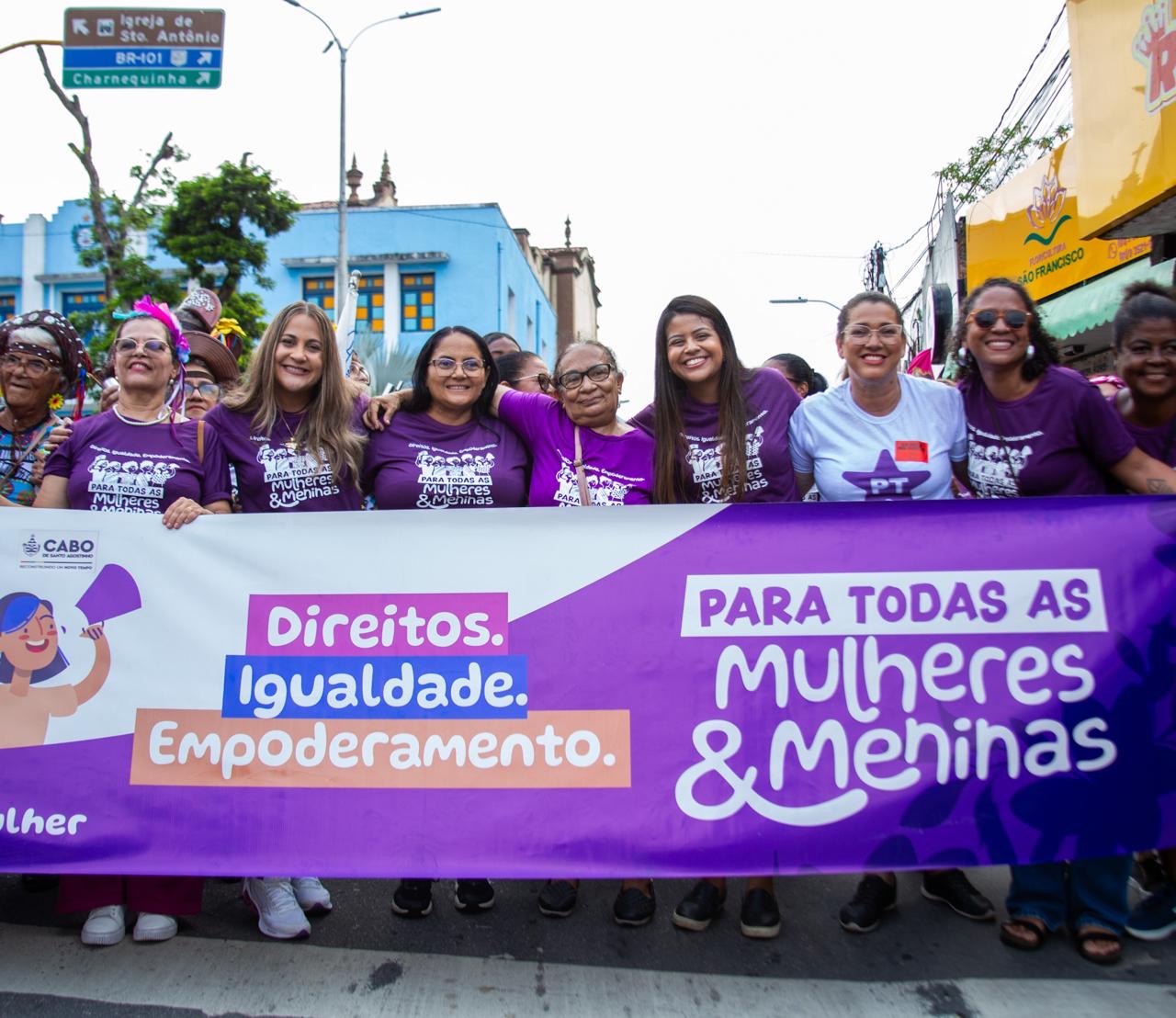 Vereadoras do Cabo participam de caminhada pelo Dia Internacional da Mulher