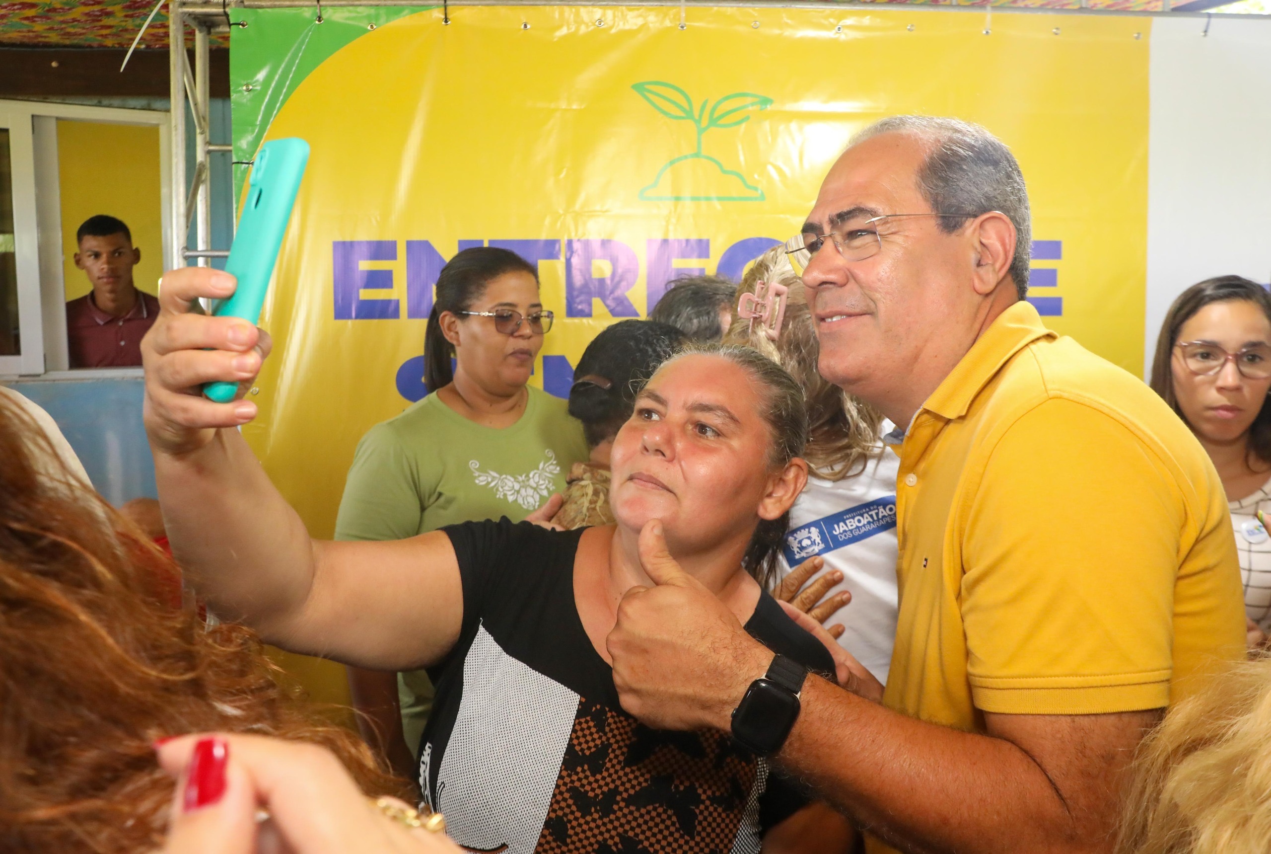 Prefeito Mano Medeiros entrega de sementes de milho para agricultores da zona rural de Jaboatão