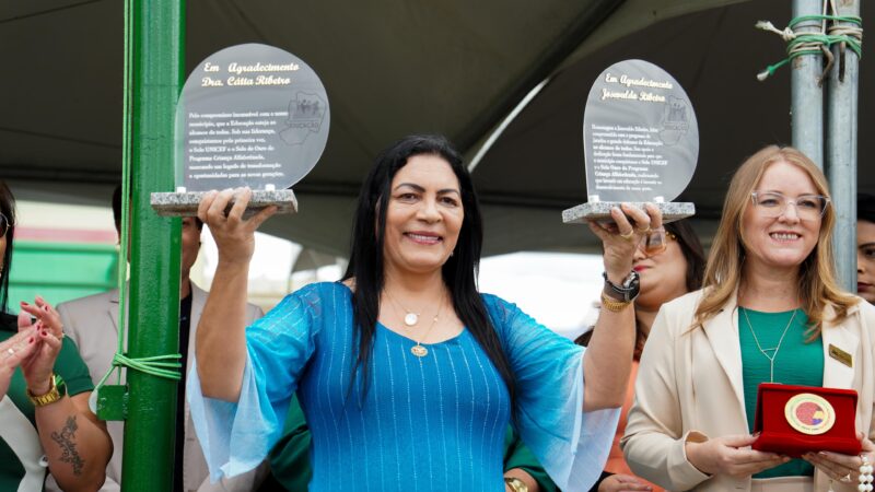 Ao lado de vereadores, secretários e servidores, Drª Cátia celebra emancipação política destacando grandes conquistas dos últimos anos