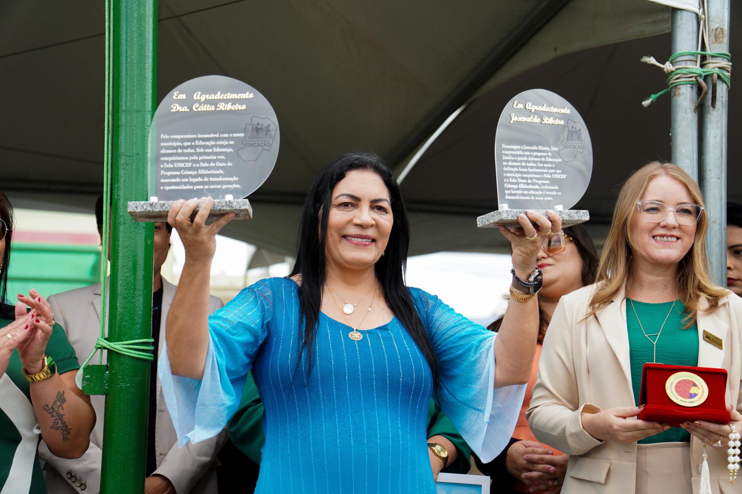 Ao lado de vereadores, secretários e servidores, Drª Cátia celebra emancipação política destacando grandes conquistas dos últimos anos