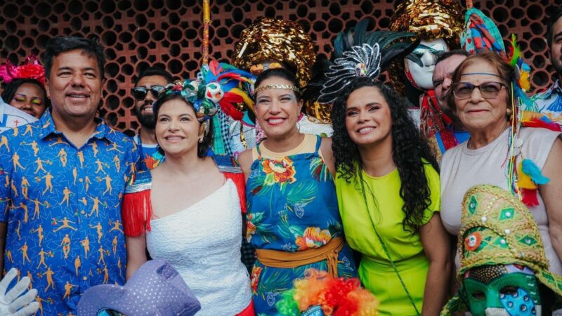 No Agreste do Estado, governadora Raquel Lyra participa da folia dos Papangus de Bezerros 