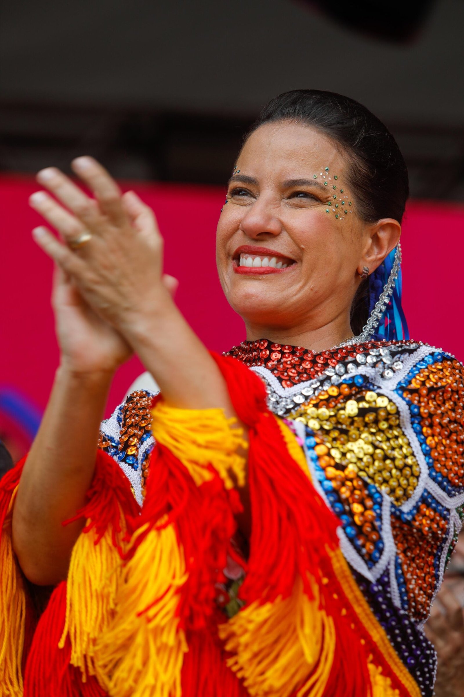 Governadora Raquel Lyra prestigia encontro dos maracatus de baque solto em Nazaré da Mata
