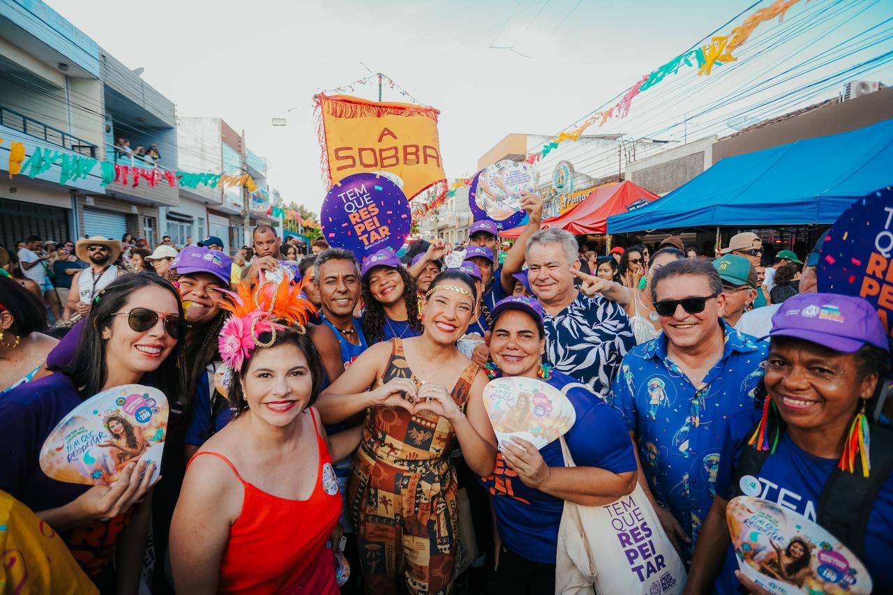 Governadora Raquel Lyra participa da folia de Pesqueira, terra dos tradicionais Caiporas