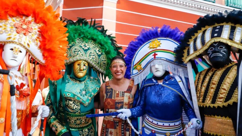 Em Triunfo, governadora Raquel Lyra prestigia os tradicionais Caretas e encerra a terça-feira do Carnaval 2025 em Pernambuco