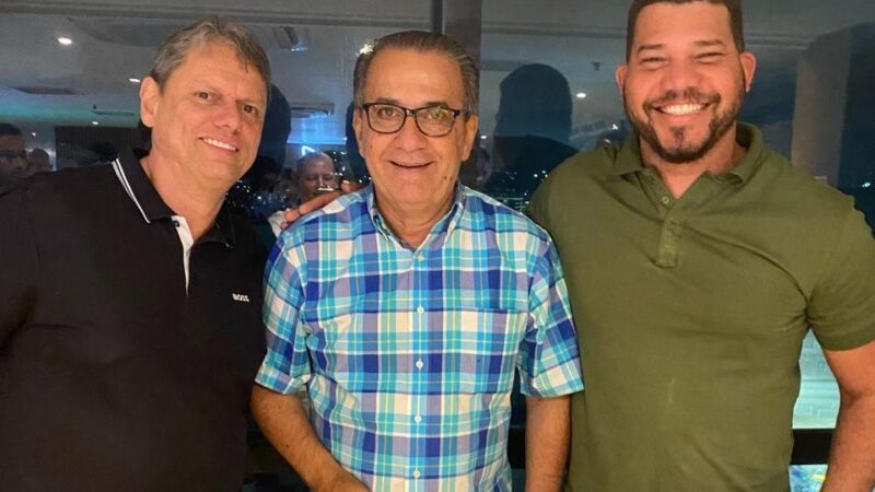 Deputado Abimael Santos participa de jantar com Bolsonaro e aliados antes de manifestação em Copacabana