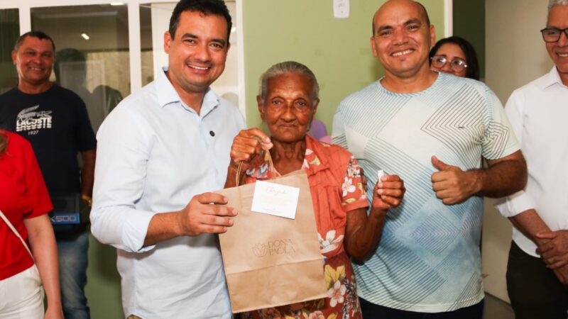 Prefeito de Juazeiro e primeira-dama prestigiam almoço especial para as mulheres no Restaurante Popular