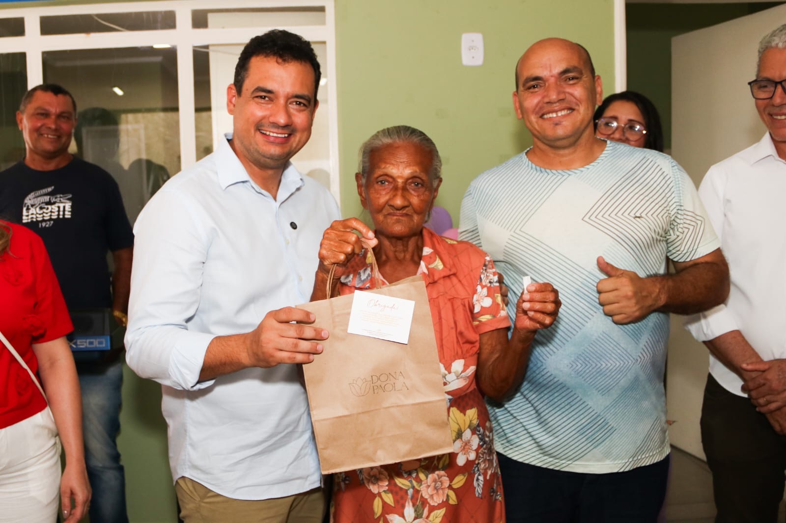 Prefeito de Juazeiro e primeira-dama prestigiam almoço especial para as mulheres no Restaurante Popular