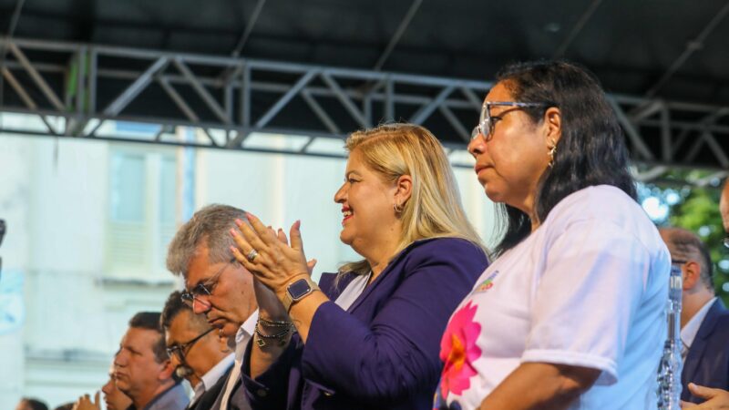 Andrea Medeiros participa da entrega das Carretas da Mulher Pernambucana com a governadora Raquel Lyra
