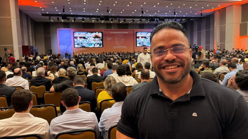 Presença do vereador Anderson Bocão em Congresso Nacional do PSB reforça articulação de Pernambuco no comando do partido