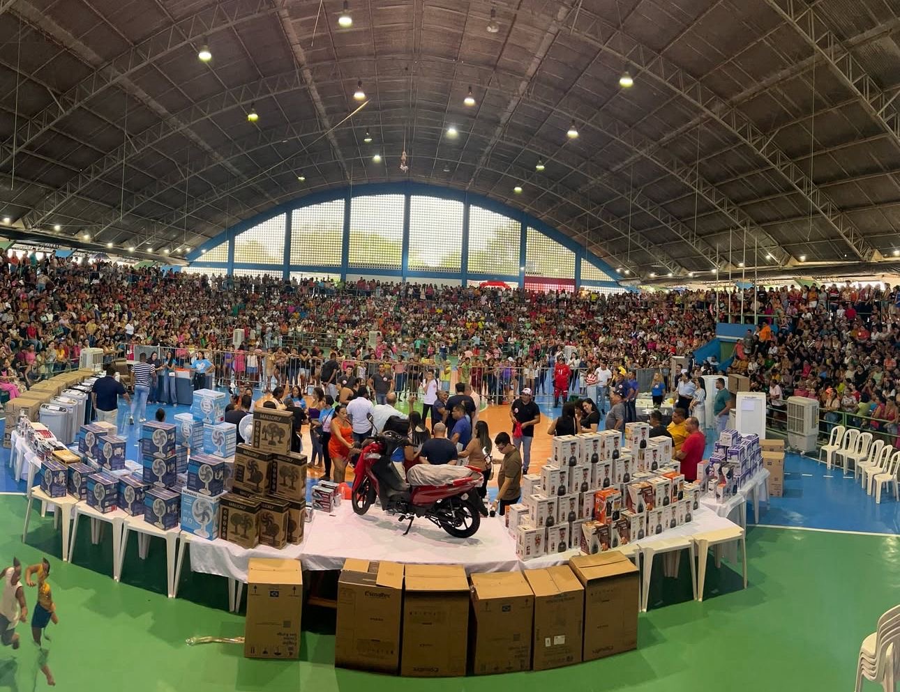 Prefeitura de Vicência realiza grande festa em homenagem às mães vicencianas