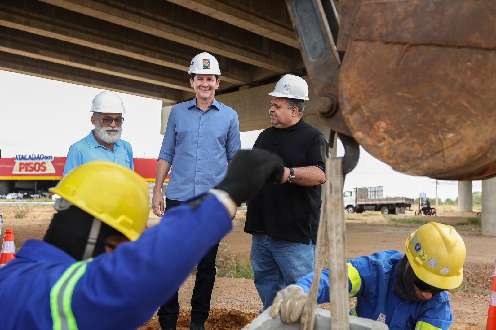 Simão Durando acompanha início da iluminação publica na primeira etapa da BR-407 duplicada