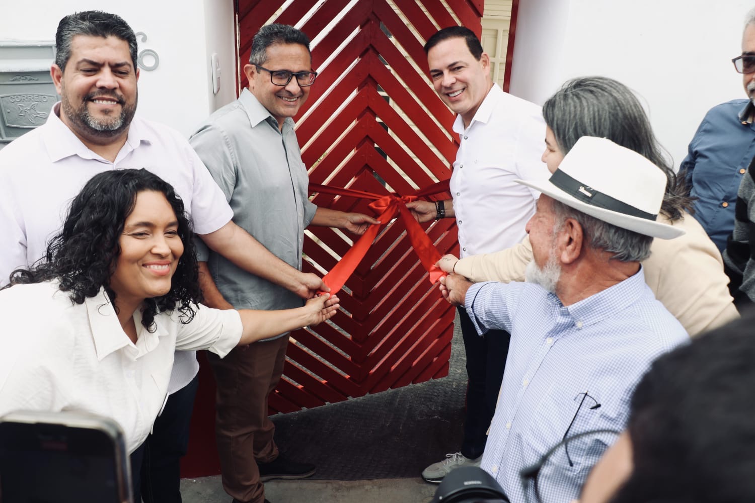 Prefeitura de Garanhuns entrega requalificação de escola no bairro de São José