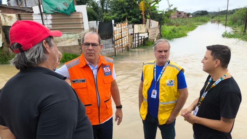 Mano Medeiros reúne secretários municipais para acompanhar ações durante o período chuvoso