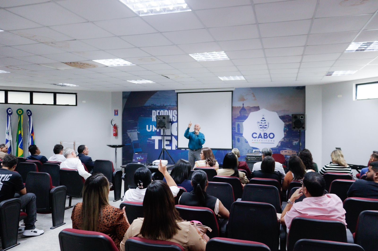 Legislativo Cabense prestigia culto em homenagem aos Servidores Públicos