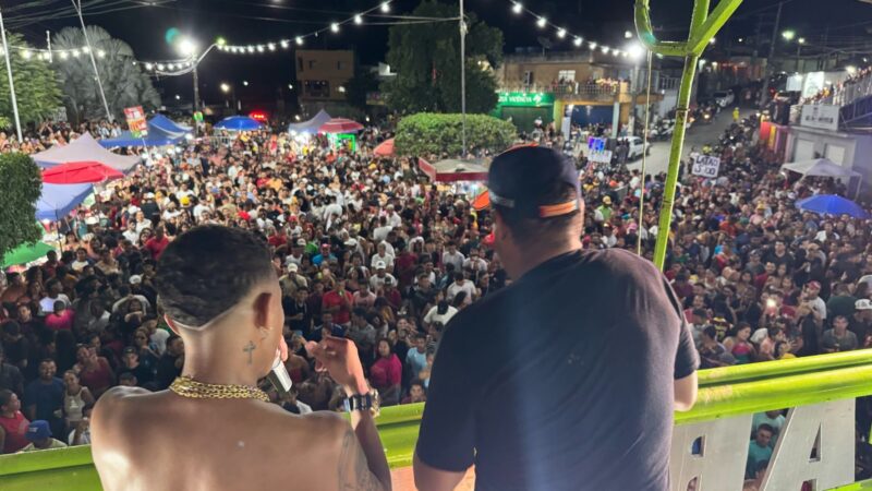 Multidão participa do Bloco do Trabalhador em Vicência