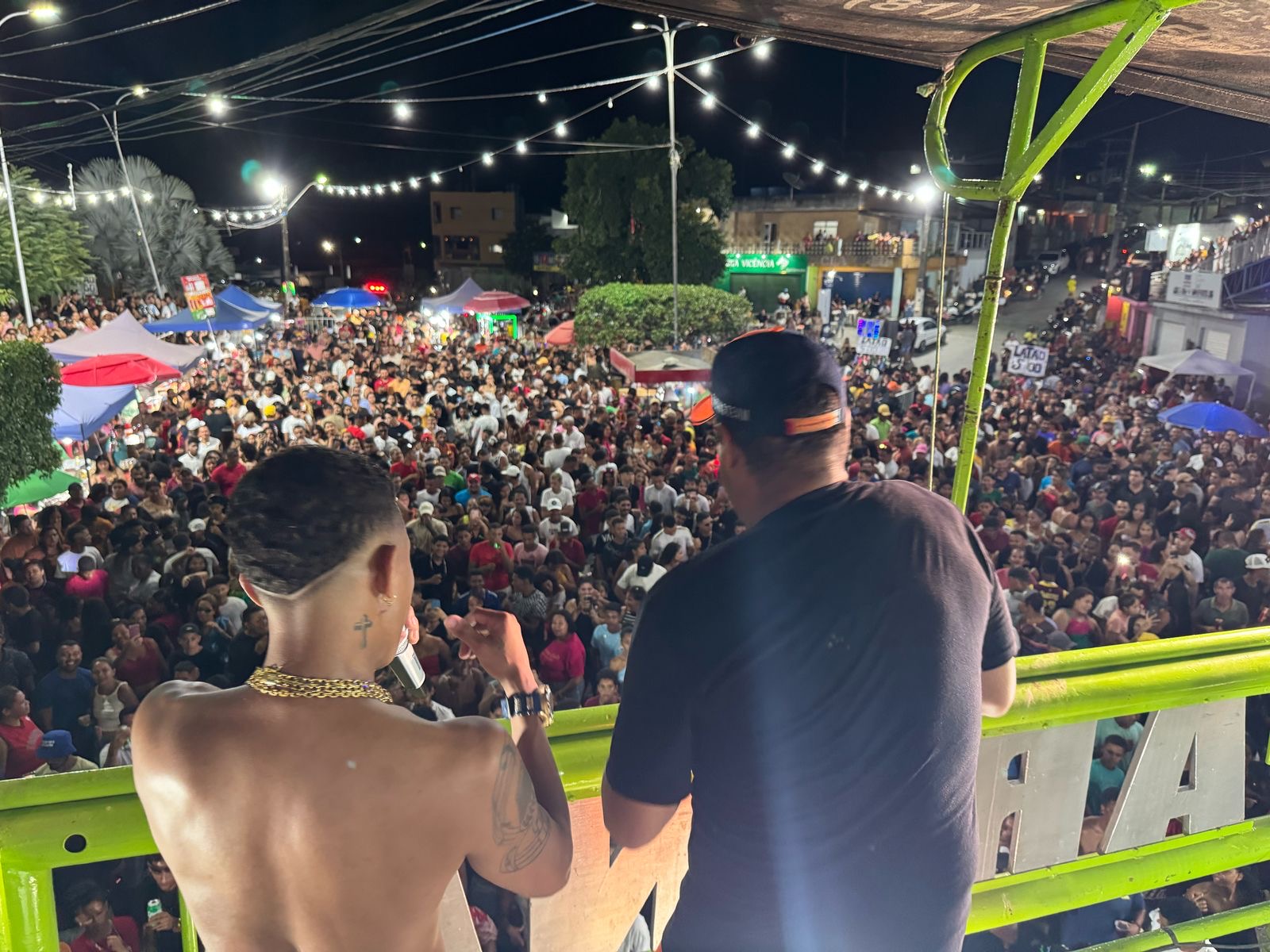 Multidão participa do Bloco do Trabalhador em Vicência