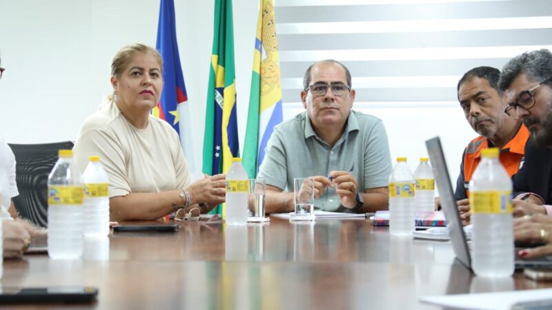 Mano Medeiros reúne secretariado e segue monitorando as chuvas no município